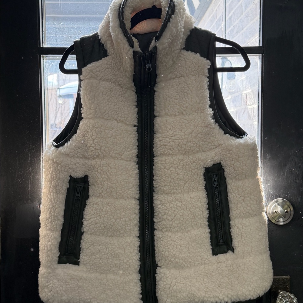 Tuckernuck White and Black Sherpa Vest